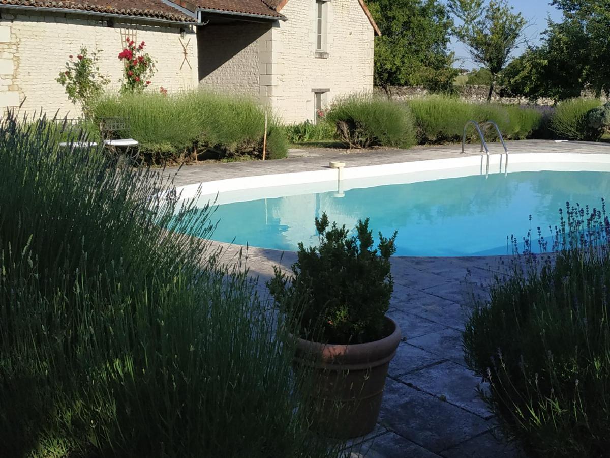 Le Clos Des Fayes Berthegon Bagian luar foto