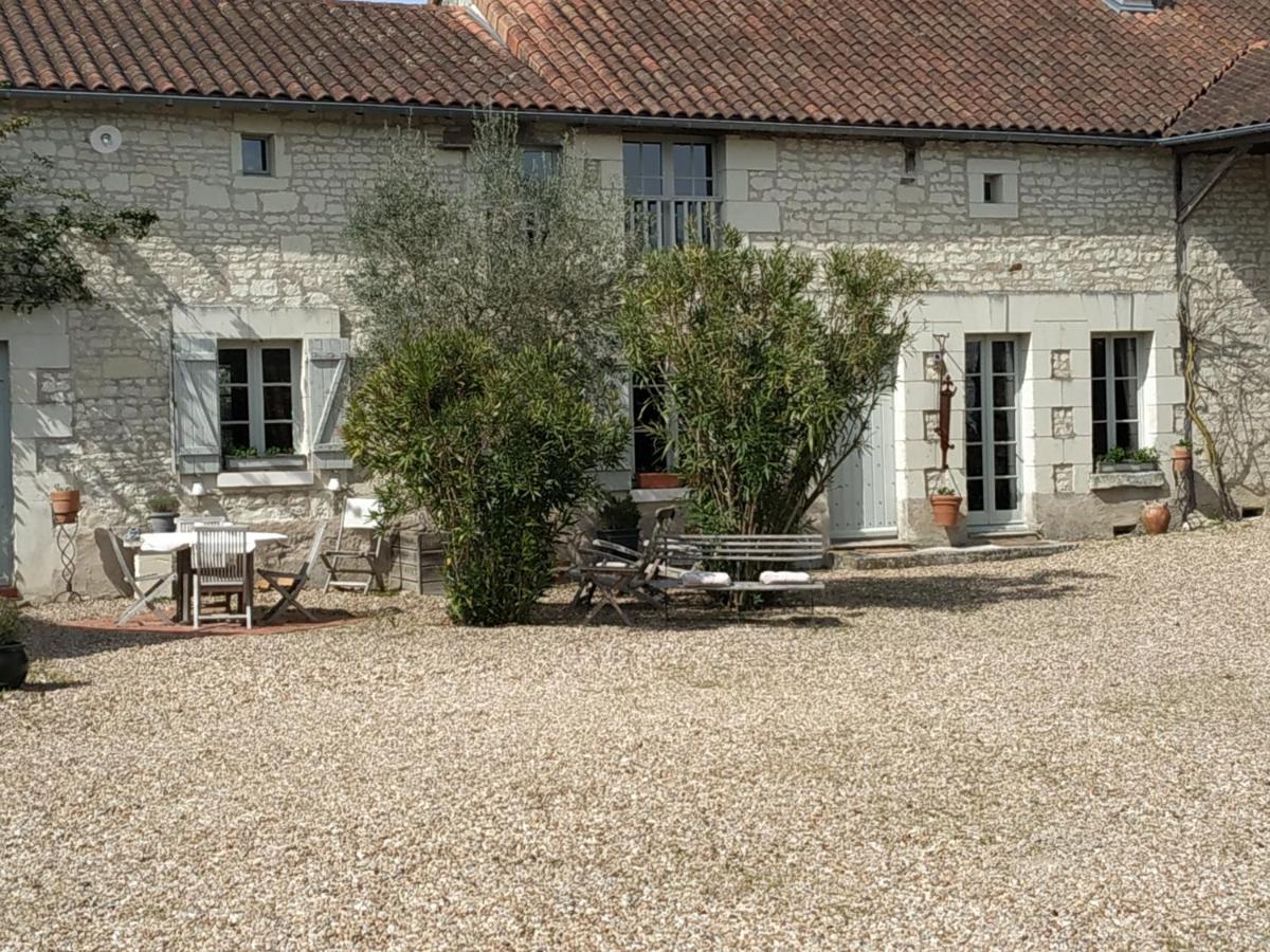 Le Clos Des Fayes Berthegon Bagian luar foto