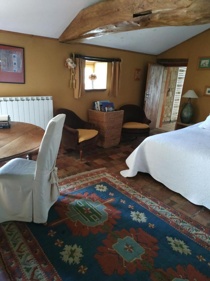 Le Clos Des Fayes Berthegon Bagian luar foto