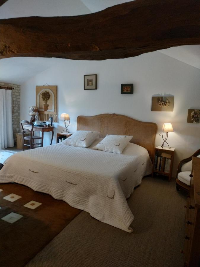 Le Clos Des Fayes Berthegon Bagian luar foto