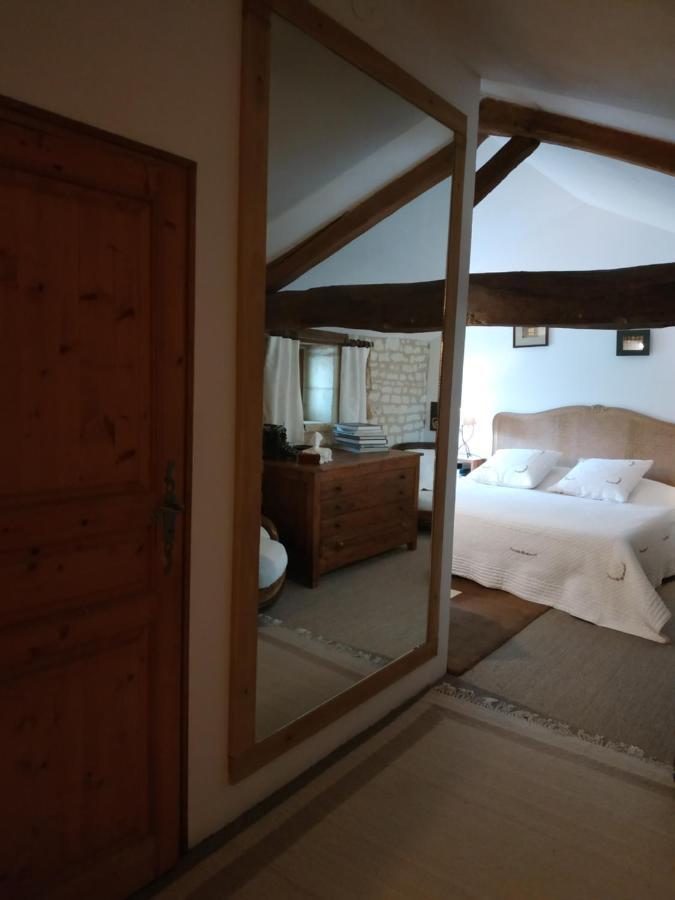 Le Clos Des Fayes Berthegon Bagian luar foto